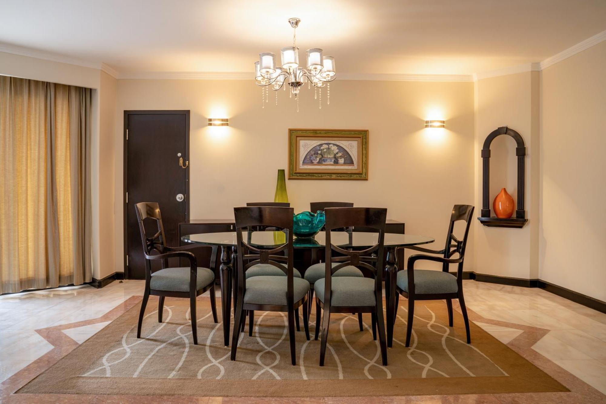 Danat Al Ain Resort Eksteriør bilde A dining room