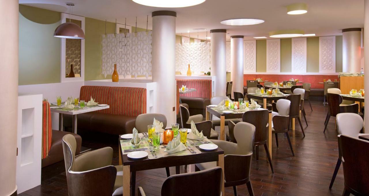 Danat Al Ain Resort Eksteriør bilde The restaurant